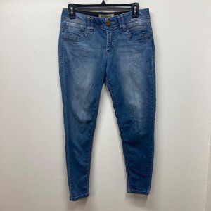 Democracy "ab technology" skinny jean smoothing medium wash 6